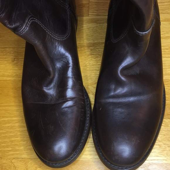 NEW FRYE Melissa Button 2 Riding Boots Dark Brown Distressed Leather Size 7.5 - Picture 8 of 11